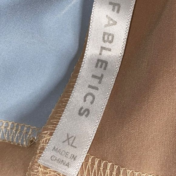 Fablectics Women’s Colorblock Cargo Shorts Size XL - Picture 7 of 7